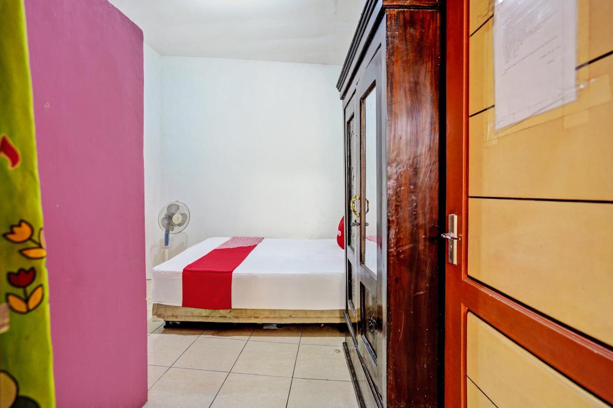 Oyo Life 92840 Wisma Morricco Jombang Extérieur photo